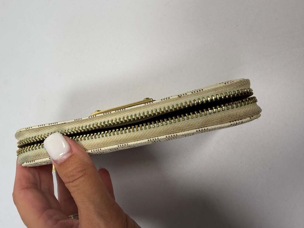Michael Kors MK Signature Logo Zip Around Accordion Wallet in Vanilla - Picture 4 of 6